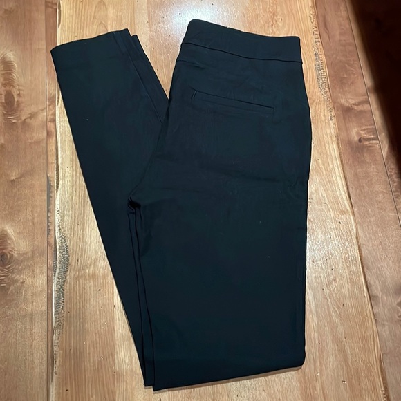 Women’s business pants.  Size Medium.  RW&CO. - Picture 1 of 2